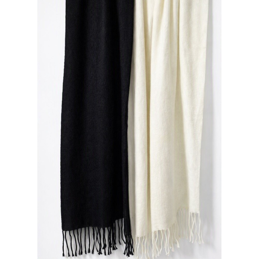 Lot of 2 Roundtree & Yorke Black & White Flannel Scarves Unisex Adult 72" Long